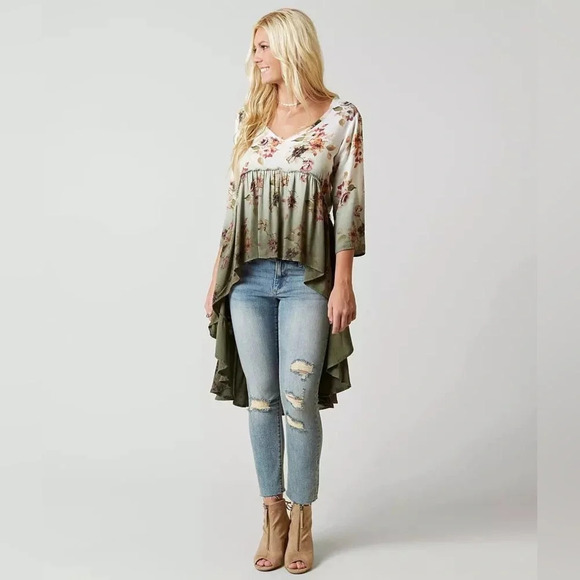 Gimmicks Floral Top high low cut Blouse in Cream Olive  XS BKE size #1283 - Picture 1 of 9
